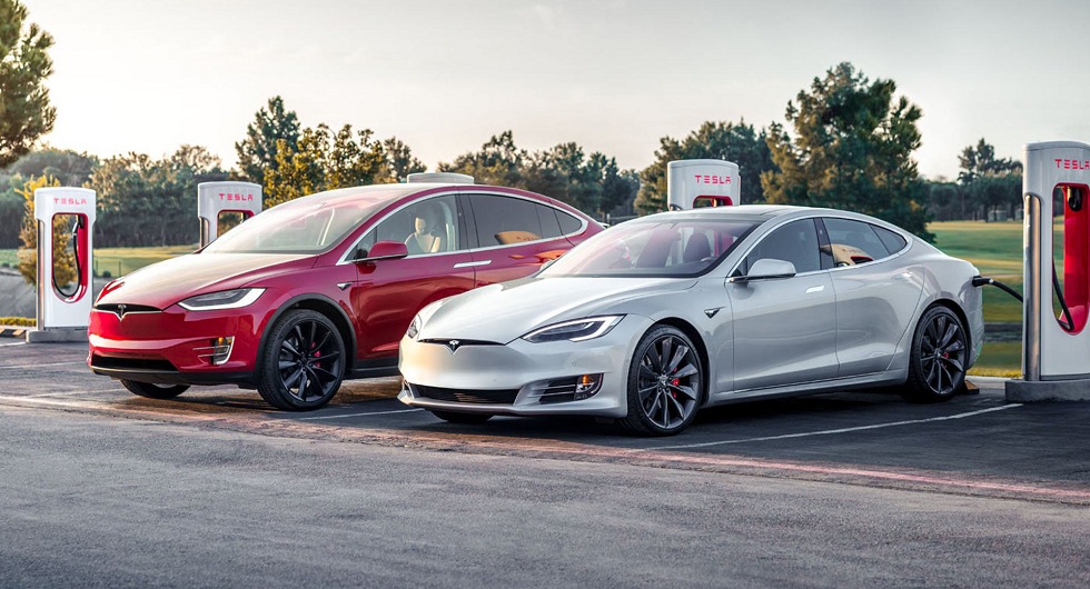 Tesla Model X And Model S Electric Cars With 370 Miles